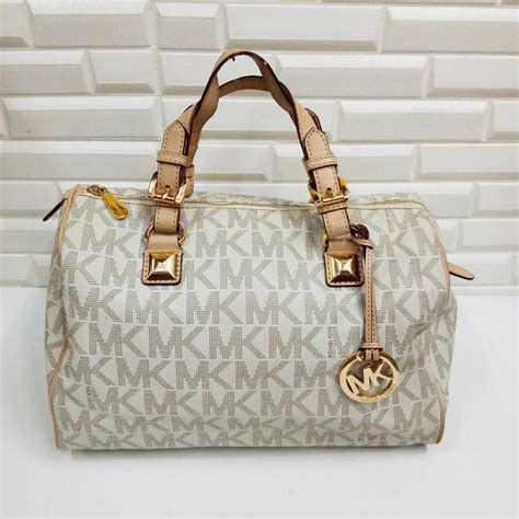 michael kors replica bags dubai|michael kors shop.